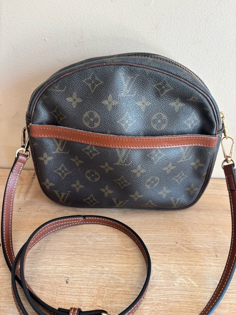 Authentic Louis Vuitton crossbody bag monogram - Picture 3 of 14